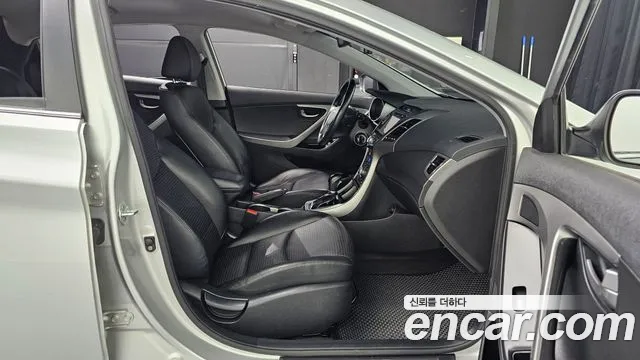 Hyundai AVANTE 2015 — фото 18