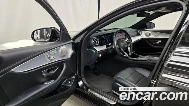 Mercedes-Benz E-Class 2021 — фото 13