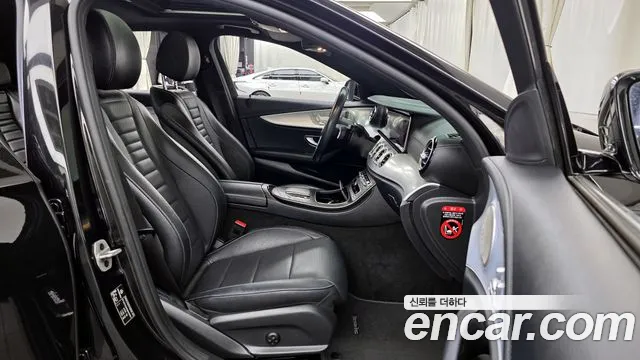 Mercedes-Benz E-Class 2021 — фото 17