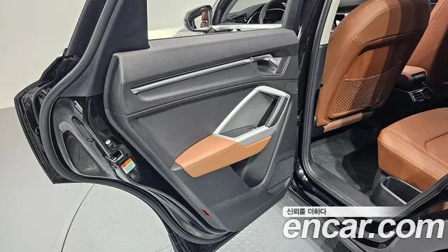 Audi Q3 2023 — фото 15