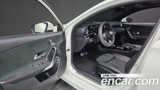 Mercedes-Benz A-Class 2023 — фото 13