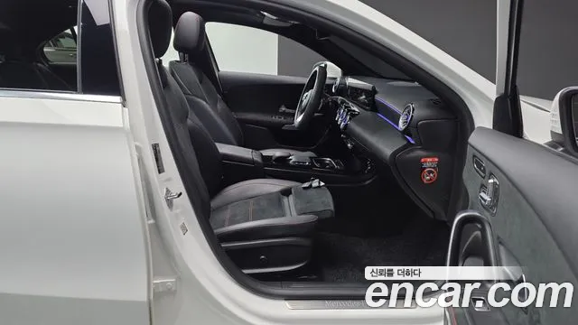 Mercedes-Benz A-Class 2023 — фото 17