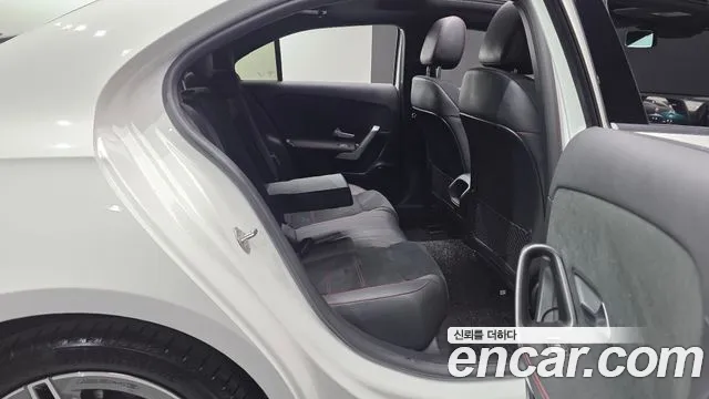 Mercedes-Benz A-Class 2023 — фото 18