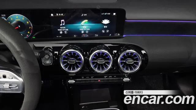 Mercedes-Benz A-Class 2023 — фото 20