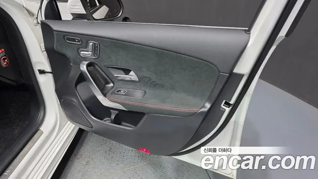 Mercedes-Benz A-Class 2023 — фото 14
