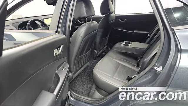 Hyundai Kona 2018 — фото 12