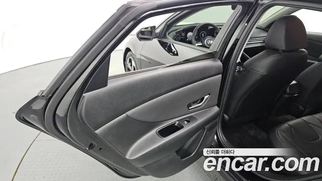 Hyundai AVANTE 2023 — фото 15