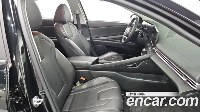 Hyundai AVANTE 2023 — фото 16