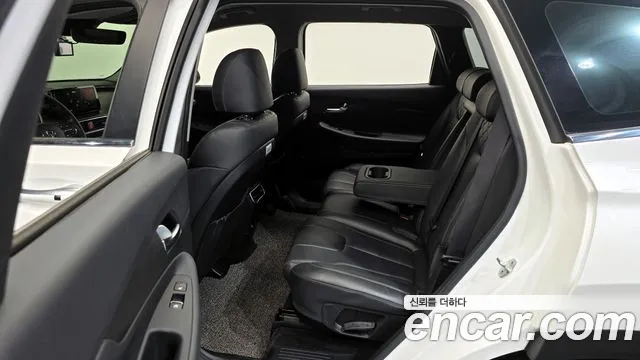 Hyundai Santafe 2021 — фото 12