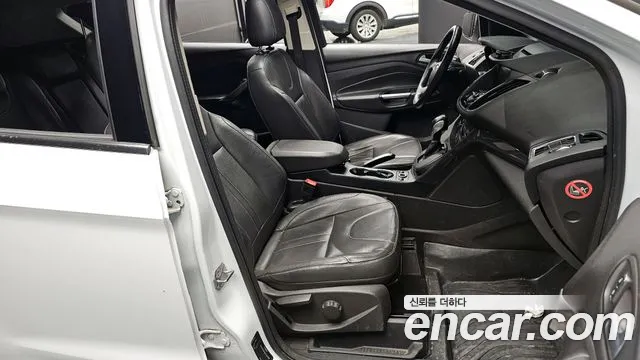 Ford Kuga 2016 — фото 10