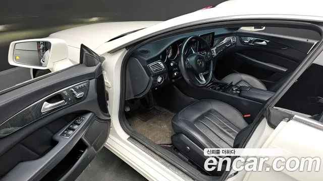 Mercedes-Benz CLS-Class 2017 — фото 12