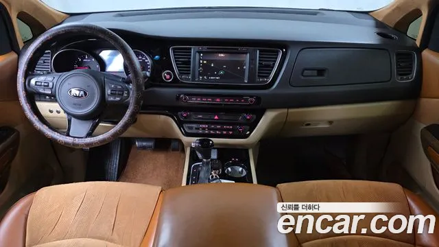 Kia Canival 2015 — фото 10