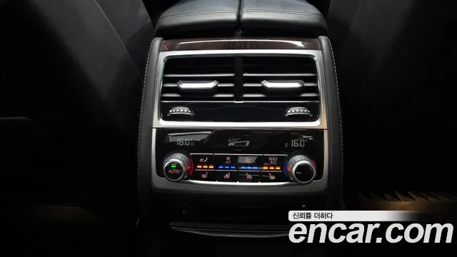 BMW 7-Series 2016 — фото 19