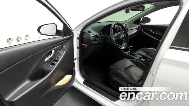 Hyundai i30 2018 — фото 10