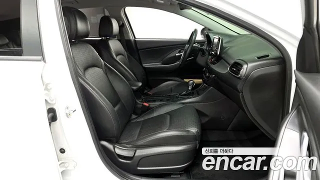 Hyundai i30 2018 — фото 11