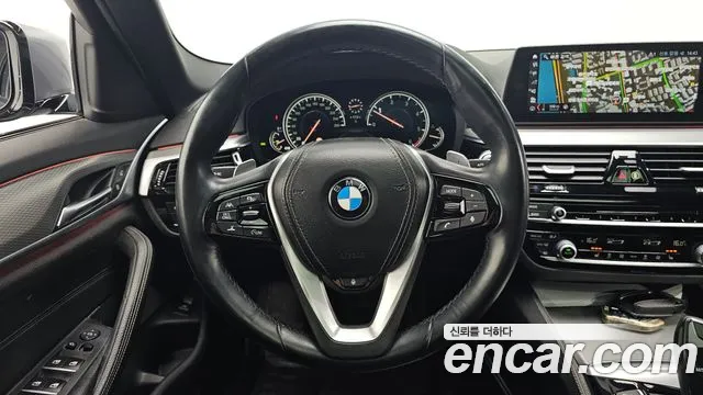 BMW 5-Series 2017 — фото 19