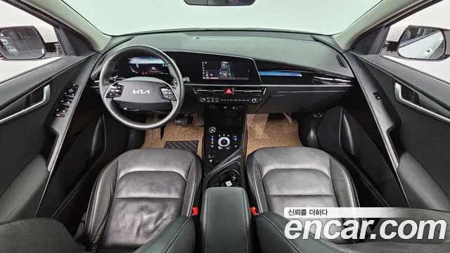 Kia Niro 2023 — фото 10