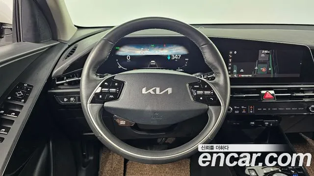 Kia Niro 2023 — фото 19