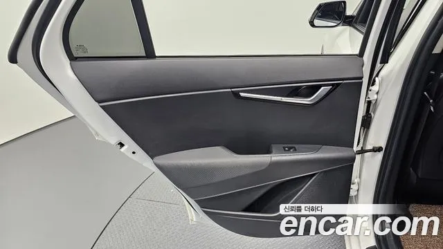 Kia Niro 2023 — фото 15