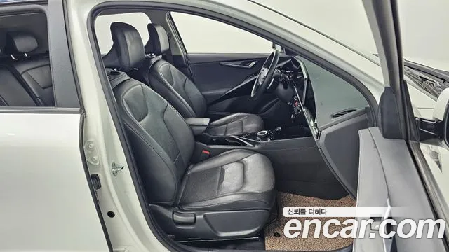 Kia Niro 2023 — фото 16