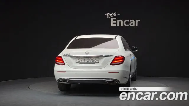 Mercedes-Benz E-Class 2018 — фото 4