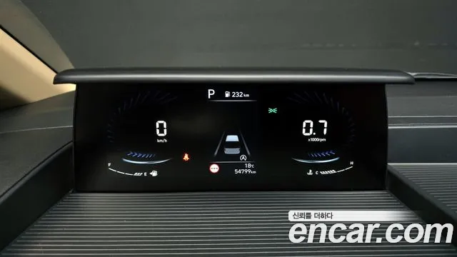 Hyundai Staria 2023 — фото 8