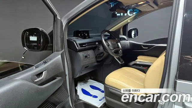 Hyundai Staria 2023 — фото 10