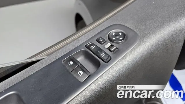 Hyundai Staria 2023 — фото 13