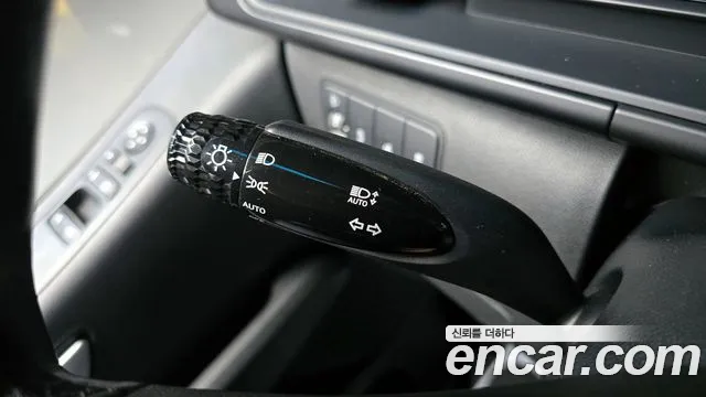 Hyundai Staria 2023 — фото 16