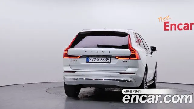 Volvo XC60 2022 — фото 4