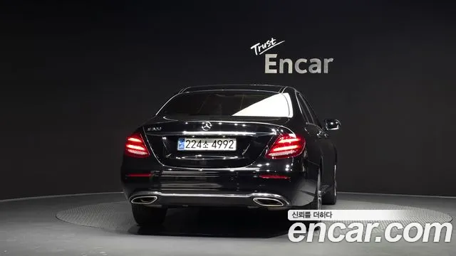 Mercedes-Benz E-Class 2017 — фото 4