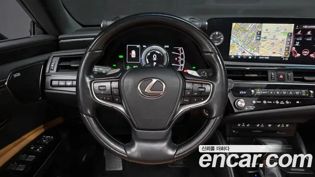 Lexus ES 2022 — фото 13