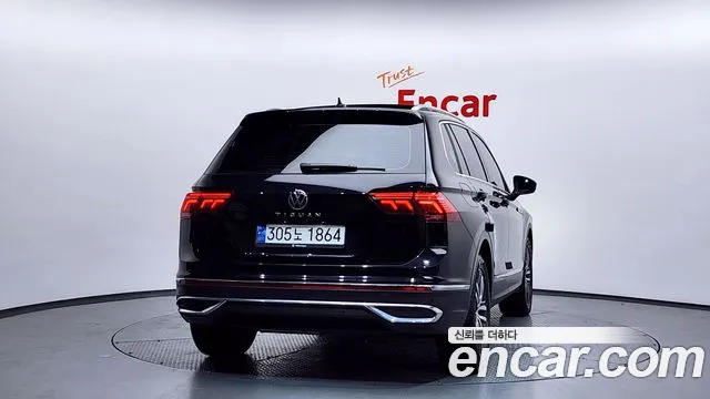 Volkswagen Tiguan 2023 — фото 4