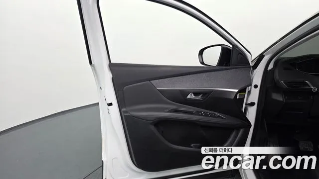Peugeot 3008 2019 — фото 14