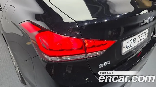 Genesis G80 2017 — фото 9