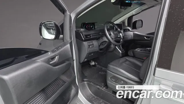 Hyundai Staria 2025 — фото 13