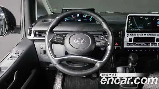 Hyundai Staria 2025 — фото 19
