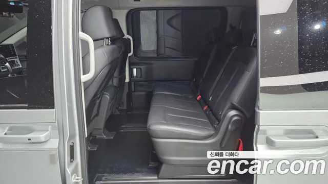Hyundai Staria 2025 — фото 16