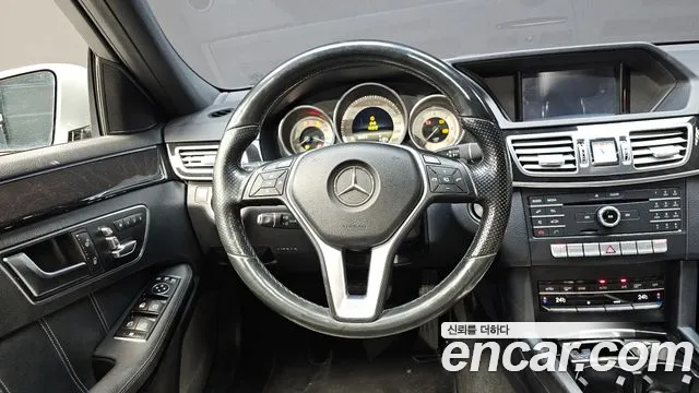 Mercedes-Benz E-Class 2016 — фото 13