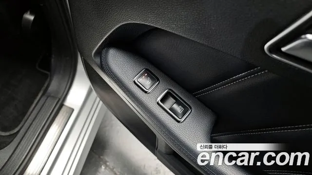Mercedes-Benz E-Class 2016 — фото 19