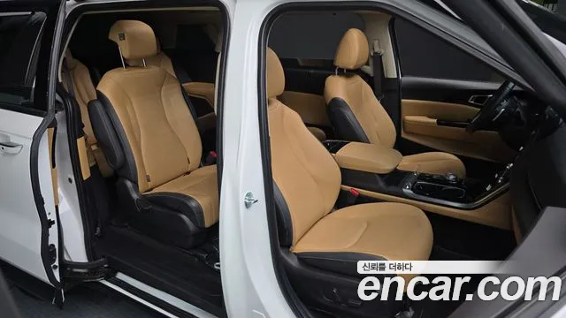 Kia Canival 2023 — фото 12