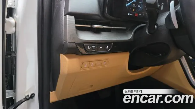 Kia Canival 2023 — фото 14