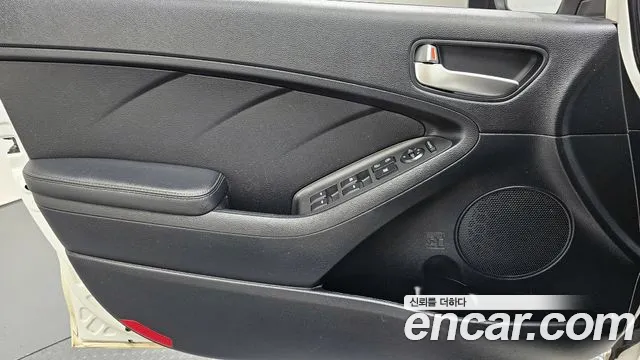 Kia K3 2015 — фото 14