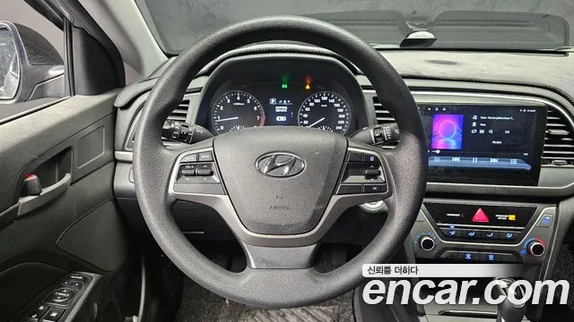 Hyundai AVANTE 2017 — фото 14