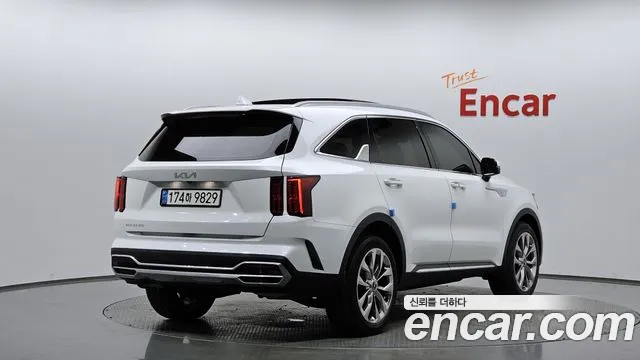 Kia Sorento 2023 — фото 1