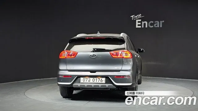 Kia Niro 2017 — фото 4