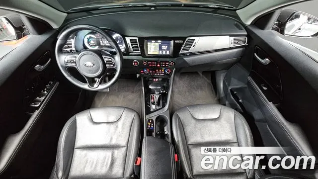 Kia Niro 2017 — фото 10