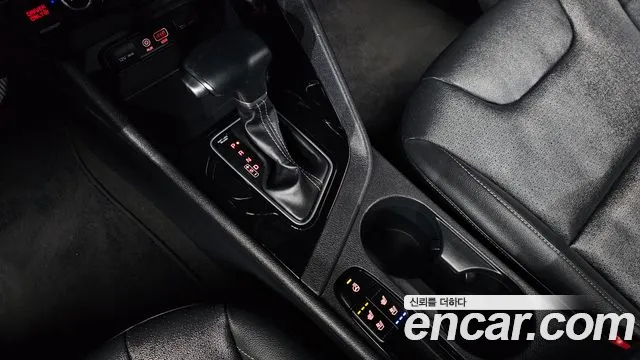 Kia Niro 2017 — фото 12