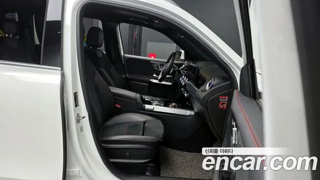 Mercedes-Benz GLB-Class 2021 — фото 17