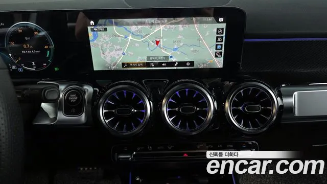 Mercedes-Benz GLB-Class 2021 — фото 20